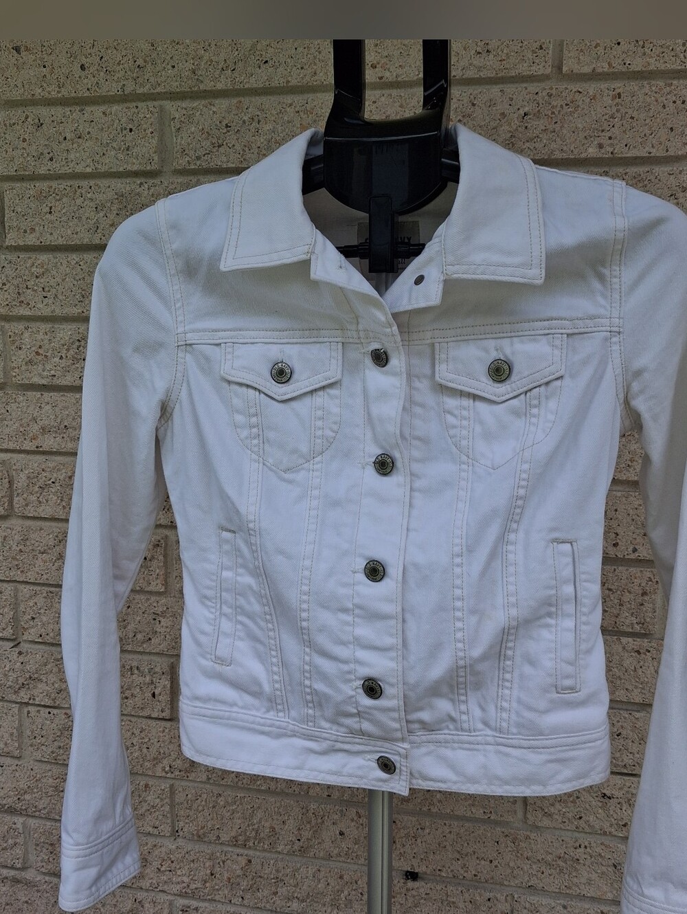 Women's White Denim Jean Jacket - Classic Fit